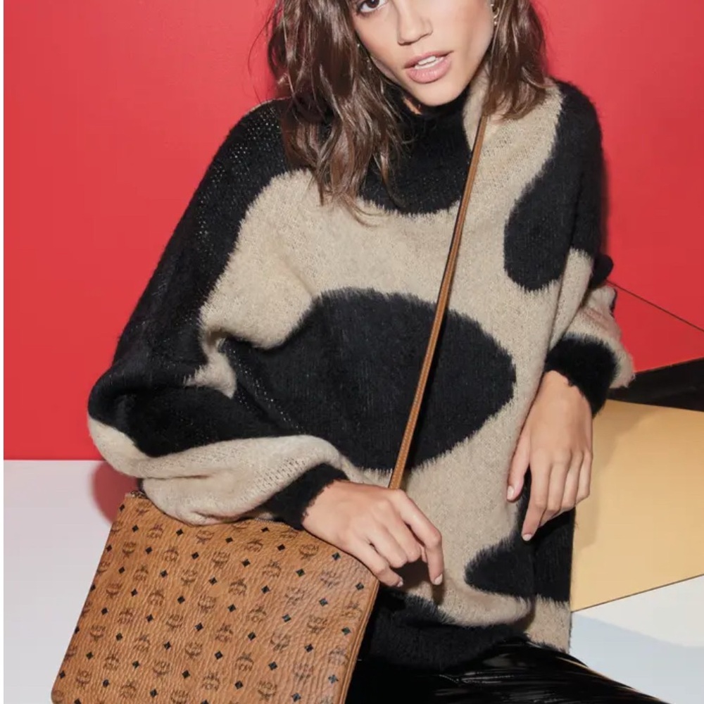 MCM Visetos Original Pouch in Cognac - Picture 2 of 11